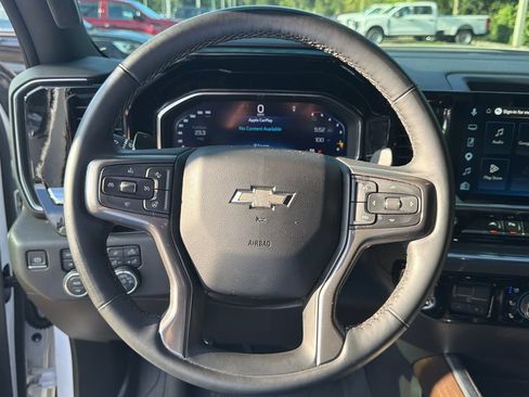 Used 2024 Chevrolet Silverado 1500 High Country w/ High Country Premium Package AWD/4WD image 18