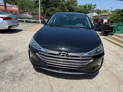 Used 2020 Hyundai Elantra SE w/ Cargo Package (C1) FWD image 2