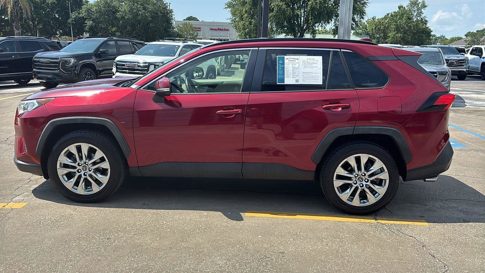 Used 2019 Toyota RAV4 XLE Premium FWD image 4
