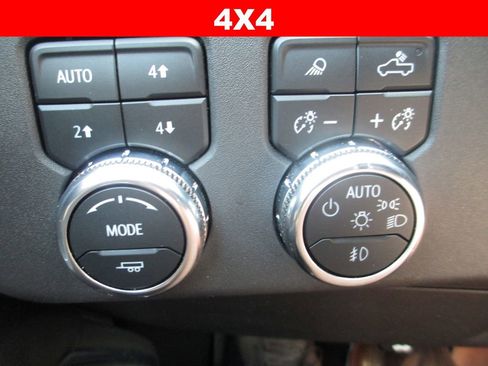 Used 2023 GMC Sierra 1500 SLT w/ SLT Premium Package AWD/4WD image 30
