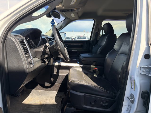 Used 2016 RAM 2500 Laramie w/ Convenience Group AWD/4WD image 2
