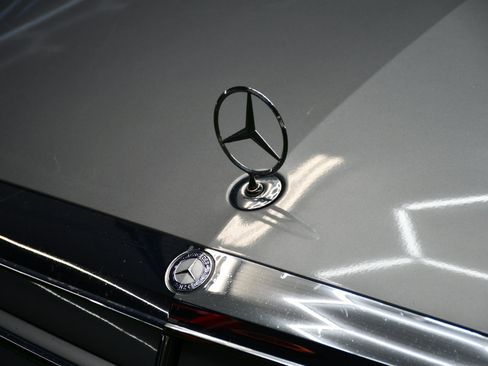 Used 2015 Mercedes-Benz C 300 Sedan w/ Premium 1 Package image 9