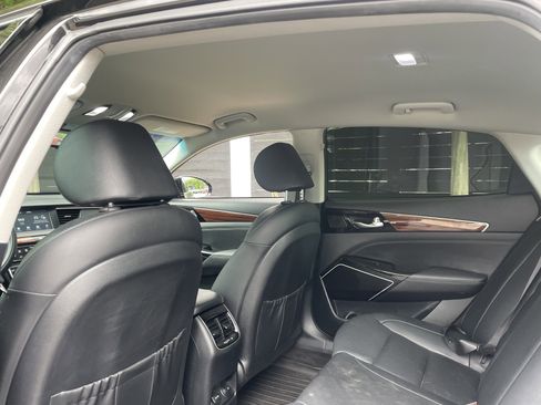 Used 2019 Kia Cadenza Premium image 10