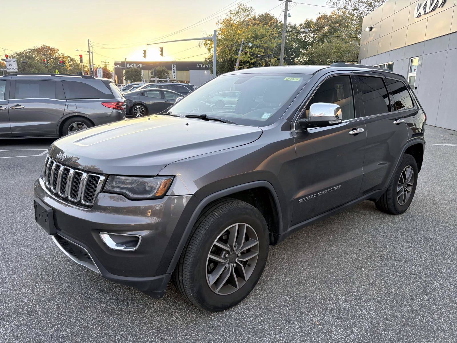Used 2019 Jeep Grand Cherokee Limited w/ Luxury Group II AWD/4WD image 1