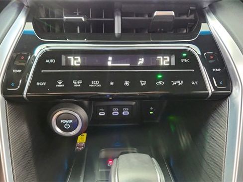 Used 2023 Toyota Venza Limited image 49