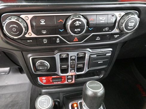 Used 2020 Jeep Gladiator Rubicon AWD/4WD image 21