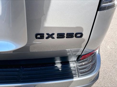 Used 2025 Lexus GX 550 AWD/4WD image 30