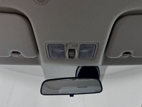 Used 2022 Hyundai Venue SEL image 21