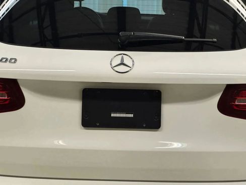 Used 2018 Mercedes-Benz GLC 300 w/ Premium Package image 11