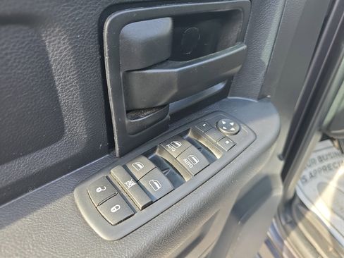 Used 2017 RAM 1500 Express image 17