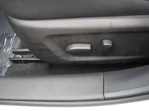 Used 2025 Nissan Altima 2.5 SV FWD image 21
