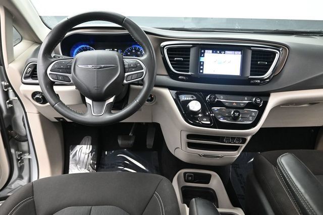 Used 2023 Chrysler Voyager LX FWD image 19