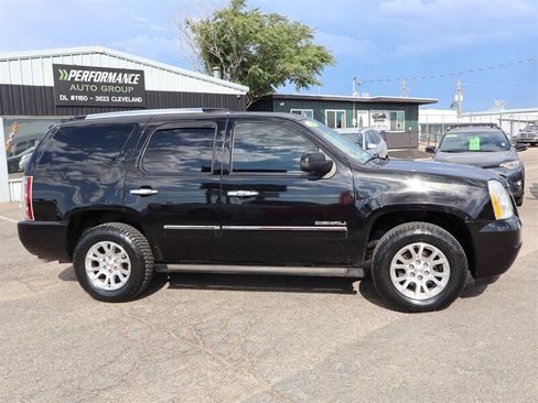 Used 2013 GMC Yukon Denali AWD/4WD image 8