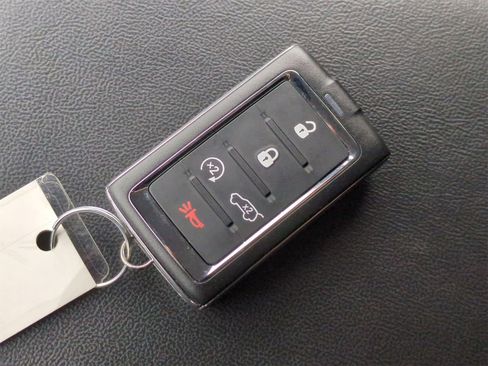 Certified 2023 Jeep Grand Cherokee Laredo w/ Luxury Tech Group I image 34