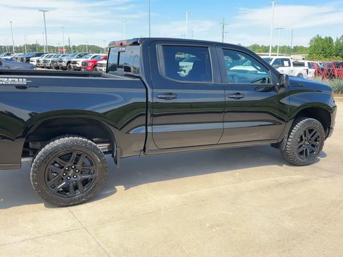 Used 2026 Chevrolet Silverado 1500 LT Trail Boss w/ LT Trail Boss Premium Package AWD/4WD image 9