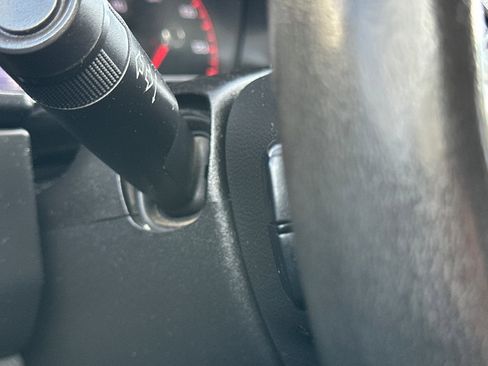 Used 2015 GMC Canyon SLT w/ Driver Alert Package image 35