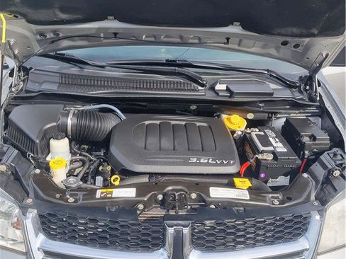 Used 2016 Dodge Grand Caravan American Value Package w/ UConnect Hands-Free Group FWD image 20