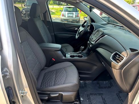 Used 2021 Chevrolet Equinox LT image 19
