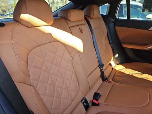 Used 2023 BMW X6 xDrive40i w/ M Sport Package image 12