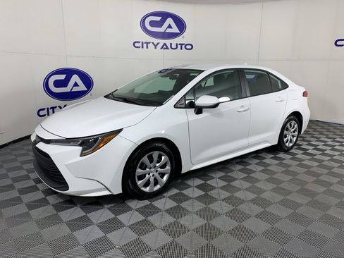 Used 2024 Toyota Corolla LE image 7