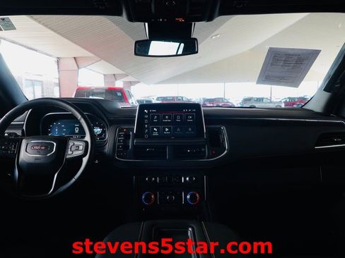 Used 2023 GMC Yukon XL AT4 w/ Technology Package image 7