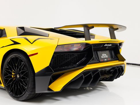 Used 2016 Lamborghini Aventador LP 750-4 Superveloce AWD/4WD image 79