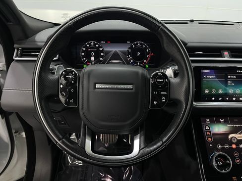 Used 2018 Land Rover Range Rover Velar R-Dynamic HSE AWD/4WD image 21