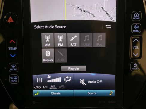 Used 2017 Toyota Prius Prime Premium image 25