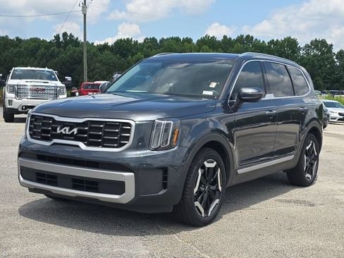 Used 2023 Kia Telluride S w/ S Sunroof Package AWD/4WD image 1