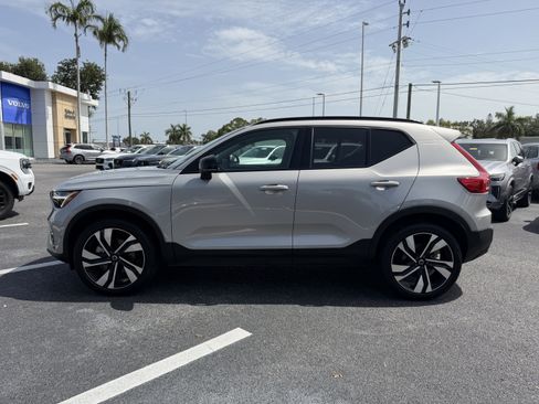 Certified 2023 Volvo XC40 B5 Plus w/ Protection Package Premier AWD/4WD image 6