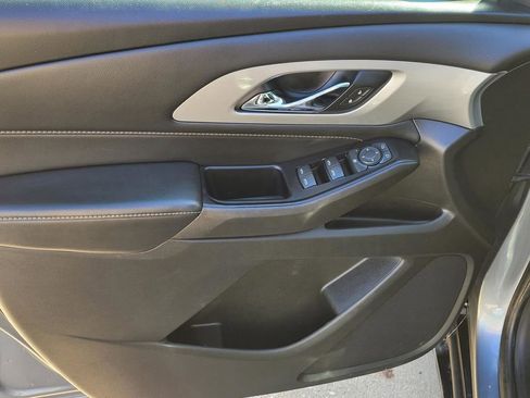 Used 2020 Chevrolet Traverse LS image 20