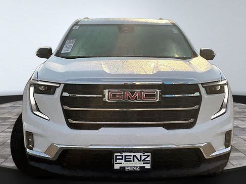 Used 2024 GMC Acadia Elevation AWD/4WD image 2