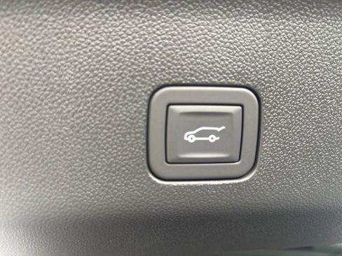 New 2026 GMC Yukon XL Elevation image 12