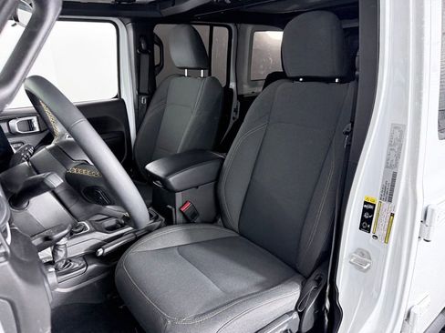 Used 2024 Jeep Wrangler Willys image 11