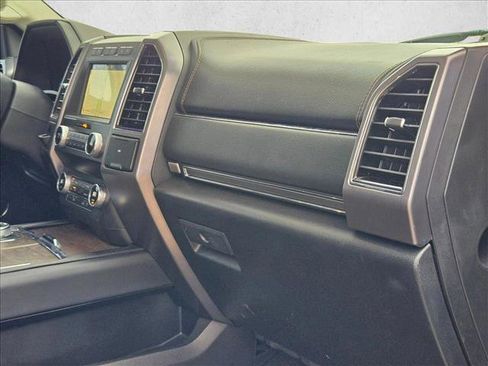 Used 2019 Ford Expedition Platinum image 19