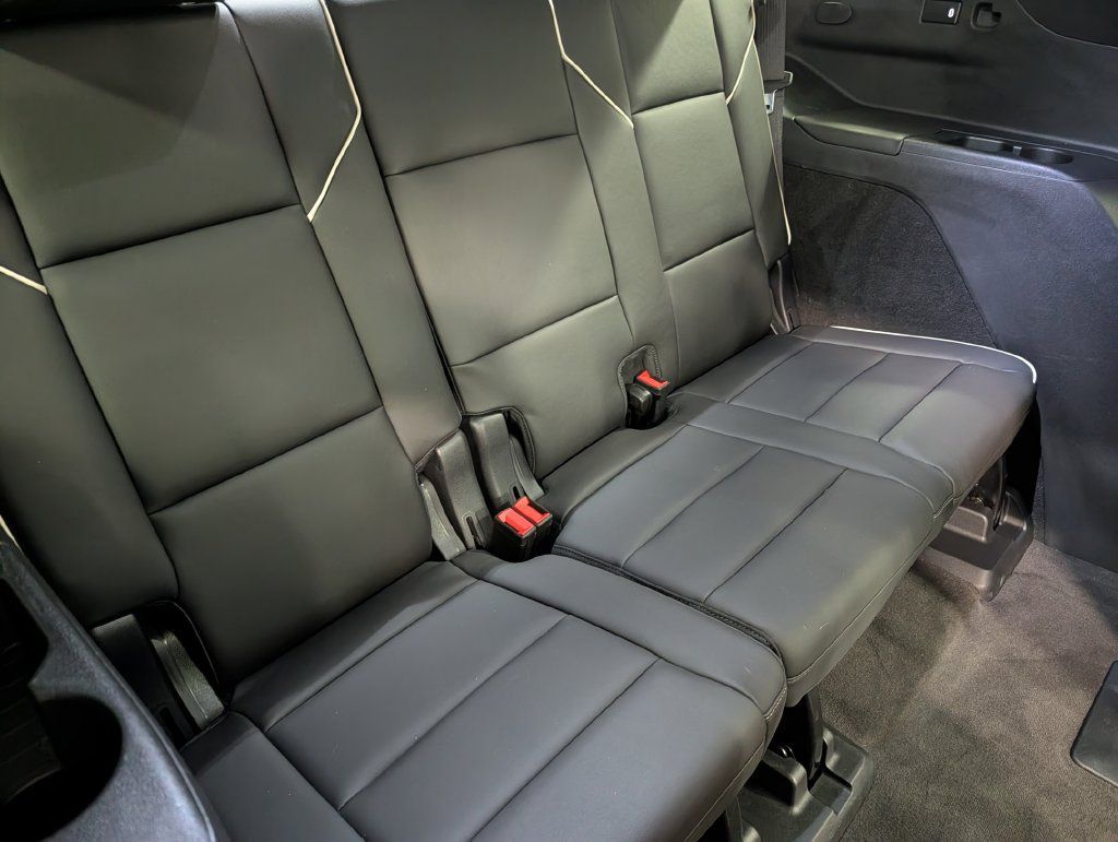 Used 2024 Cadillac Escalade Premium Luxury w/ Performance Package AWD/4WD image 34