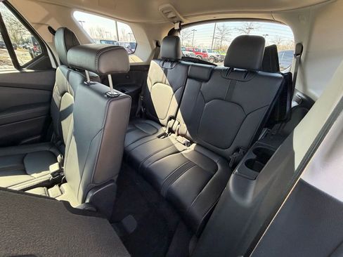 Used 2025 Honda Pilot EX-L image 18