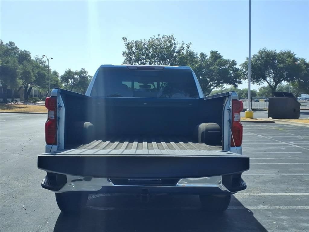 Used 2020 Chevrolet Silverado 1500 LT w/ Texas Edition RWD image 17