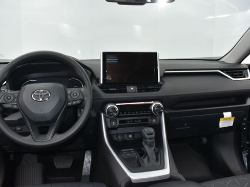 Used 2025 Toyota RAV4 XLE w/ Convenience Package image 15