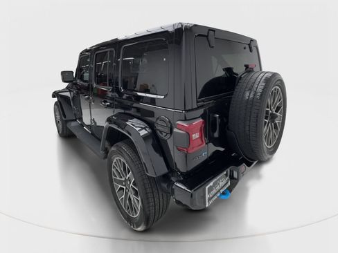 Used 2023 Jeep Wrangler Unlimited Sahara AWD/4WD image 10