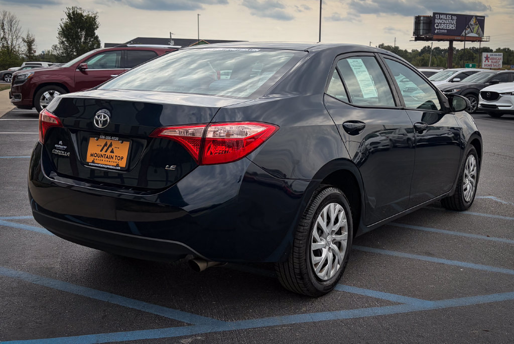 Used 2018 Toyota Corolla LE FWD image 26