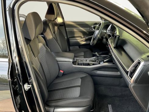 Used 2025 Kia Sorento LX image 29