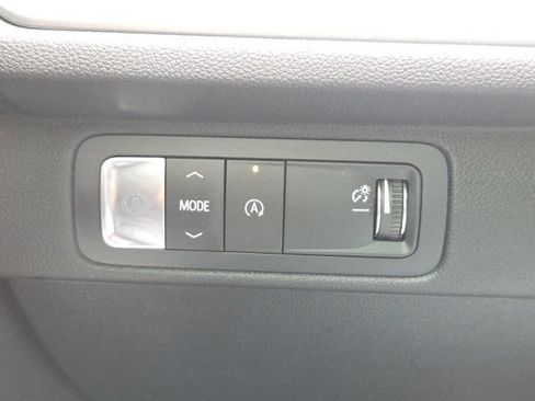 Used 2024 Chevrolet Traverse LT w/ LPO, Floor Liner Package FWD image 28