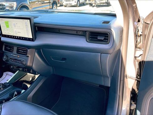 Certified 2025 Ford Maverick Lariat w/ Black Appearance Package image 16