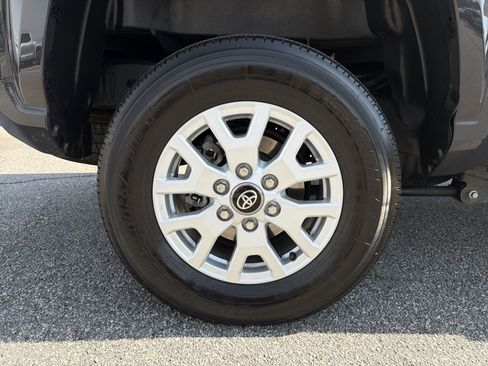 Certified 2025 Toyota Tacoma SR5 image 28