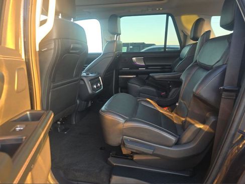 Used 2025 Ford Expedition Max Platinum w/ Driver's Package image 7