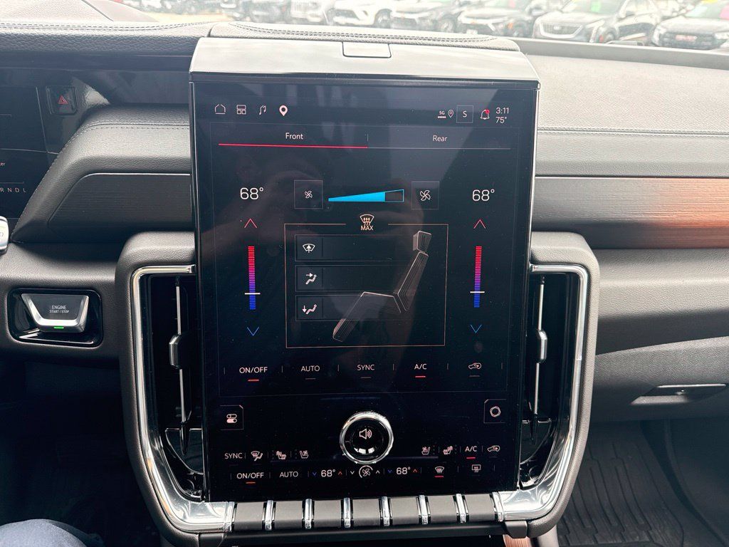 Used 2026 GMC Yukon Denali w/ Denali Reserve Package AWD/4WD image 35