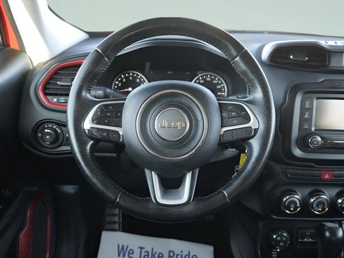 Used 2015 Jeep Renegade Trailhawk image 15
