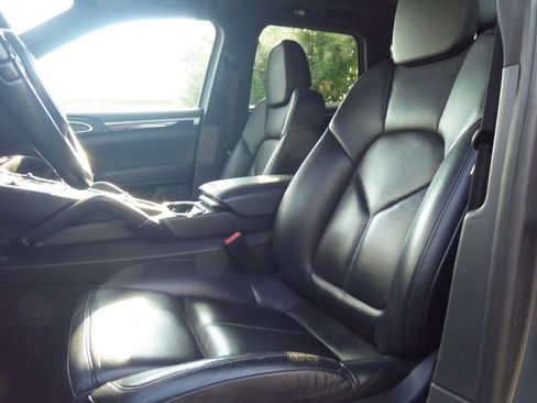 Used 2014 Porsche Cayenne GTS image 23