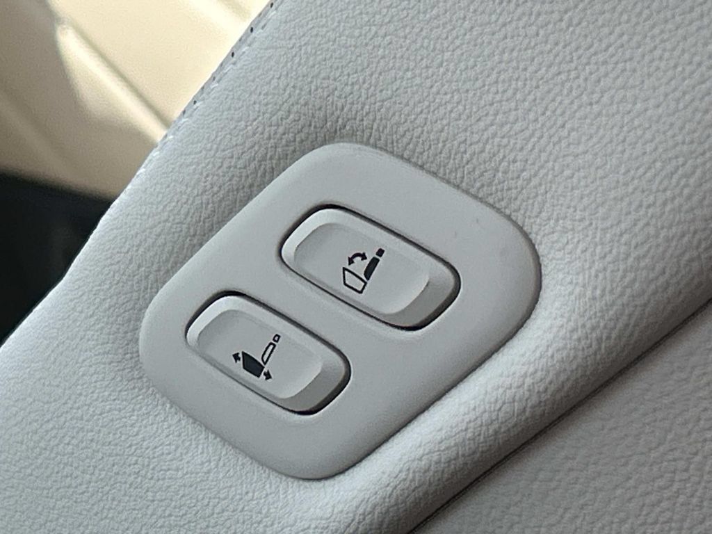 New 2027 Genesis GV80 2.5T Prestige AWD/4WD image 25